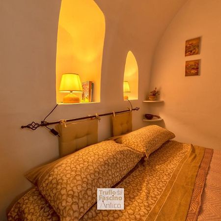 Trullo Dal Fascino Antico Villa Locorotondo Exterior foto
